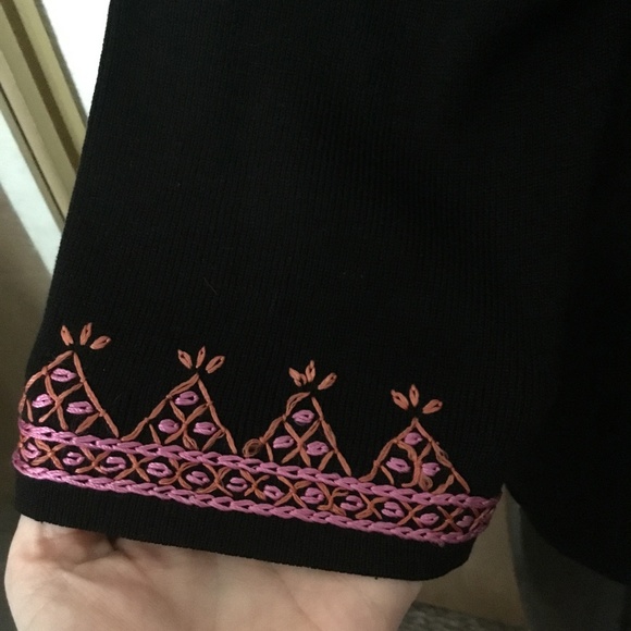 Joseph A. Women’s L Black Pullover Sweater Pink Embroidered 3/4 Sleeve - Picture 4 of 9